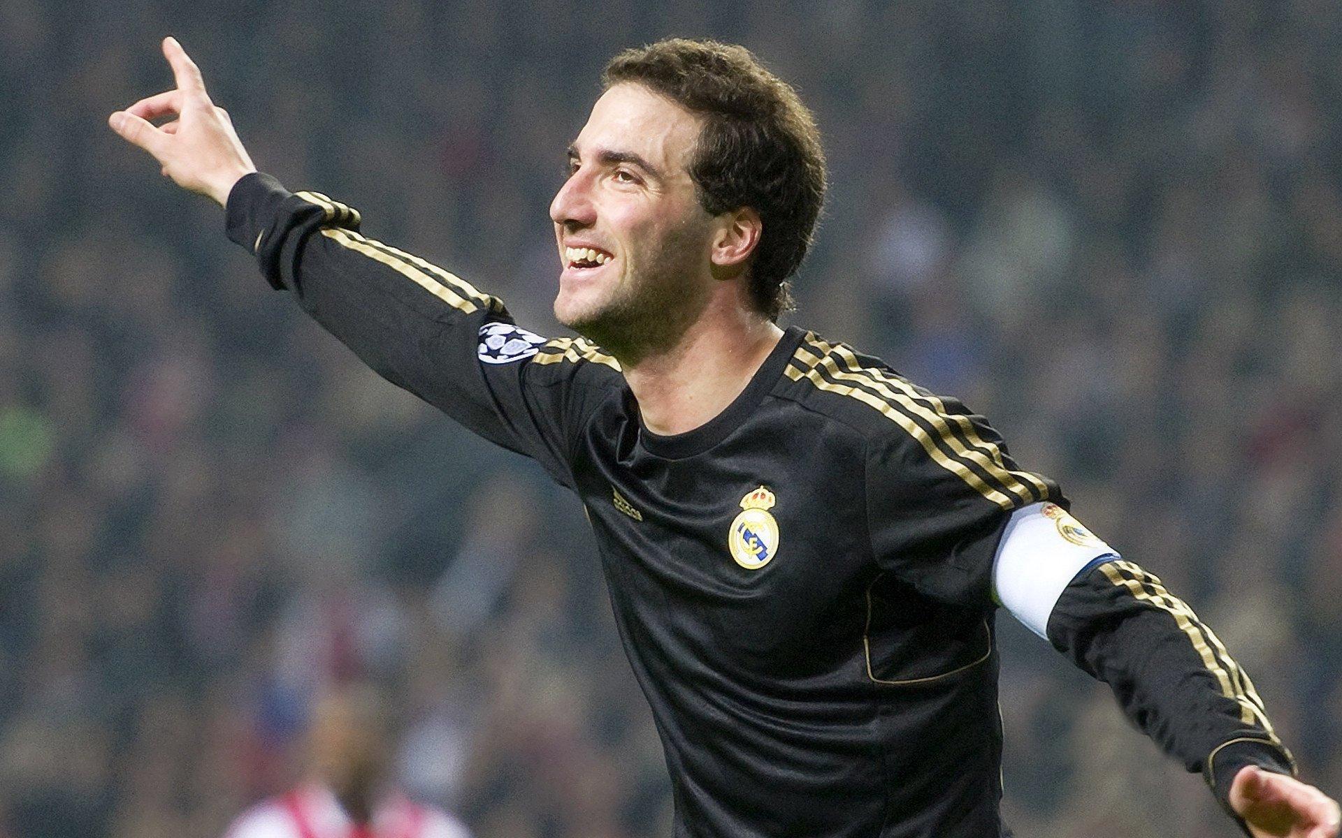 中国香港队赛制影响分析:如何提升团队的凝聚力和执行力,香港队伍